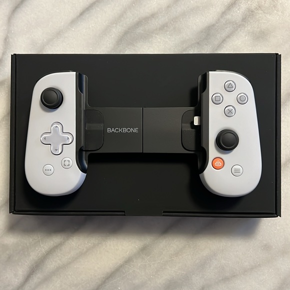 Backbone Controller for iPhone with Lighting - Picture 4 of 5